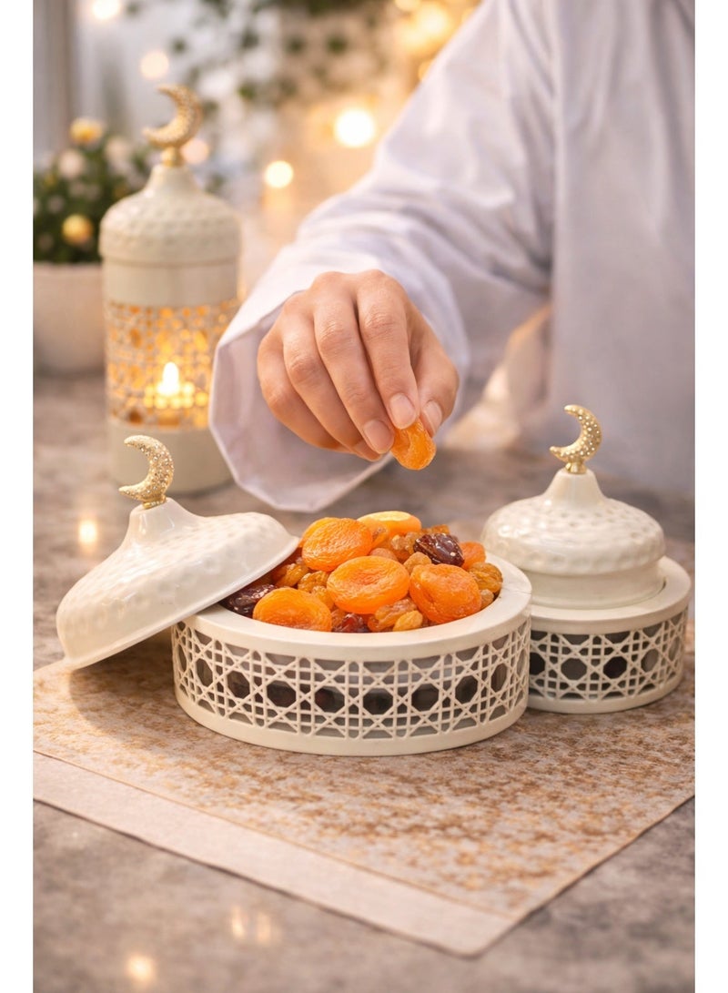 أولودينيز  طقم رمضاني فاخر من 3 قطع – علب بغطاء وفانوس مسجد بيج مطفي مع هلال فضّي – مثالي لتقديم التمر والمكسرات والديكور - Image 3